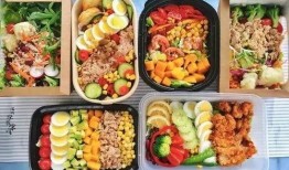 轻食餐制作爆料方法视频,跟随视频学做健康美味餐点